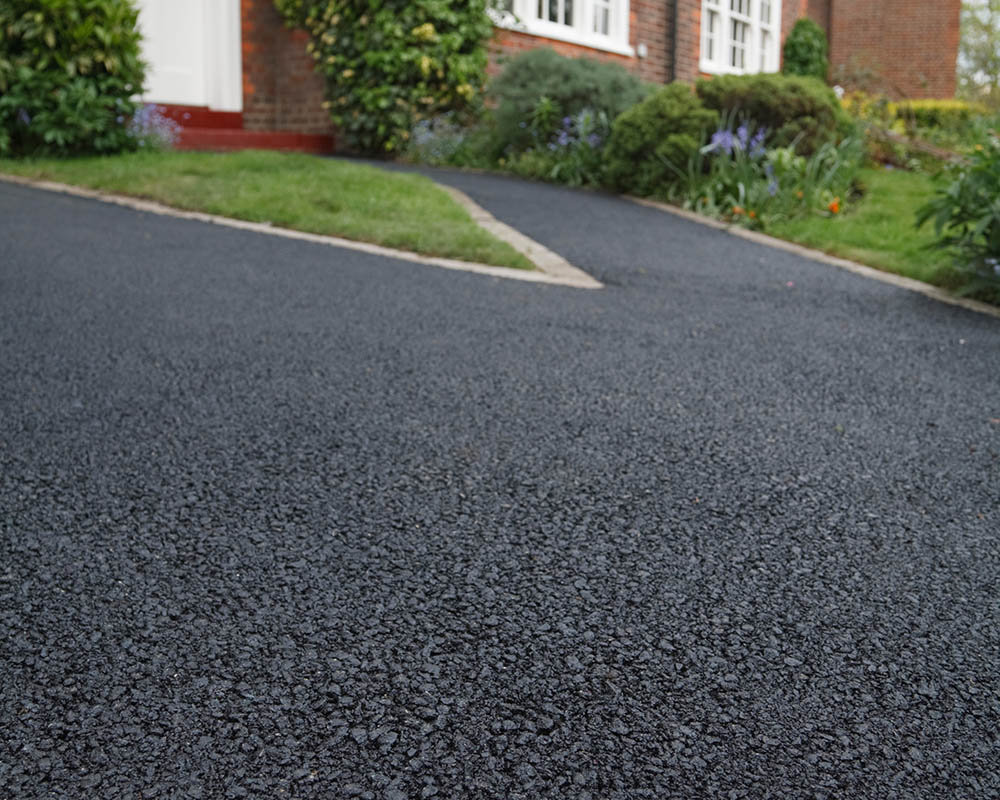 Tarmac installation team in London